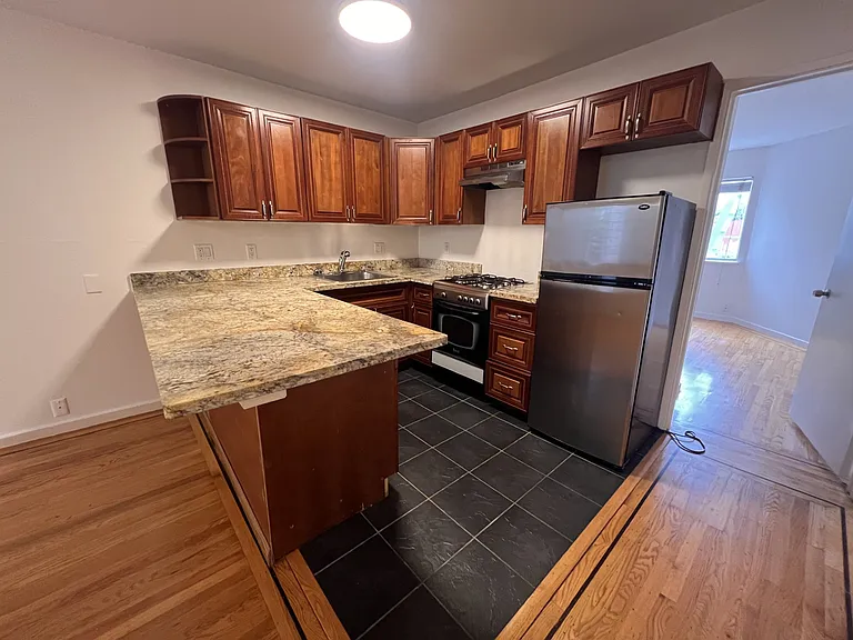 121 Broderick St #9 — Photo 2