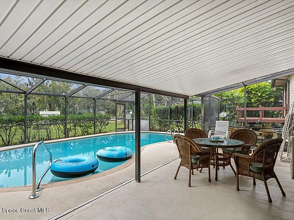 4th image of 4280 Grovewood Ln