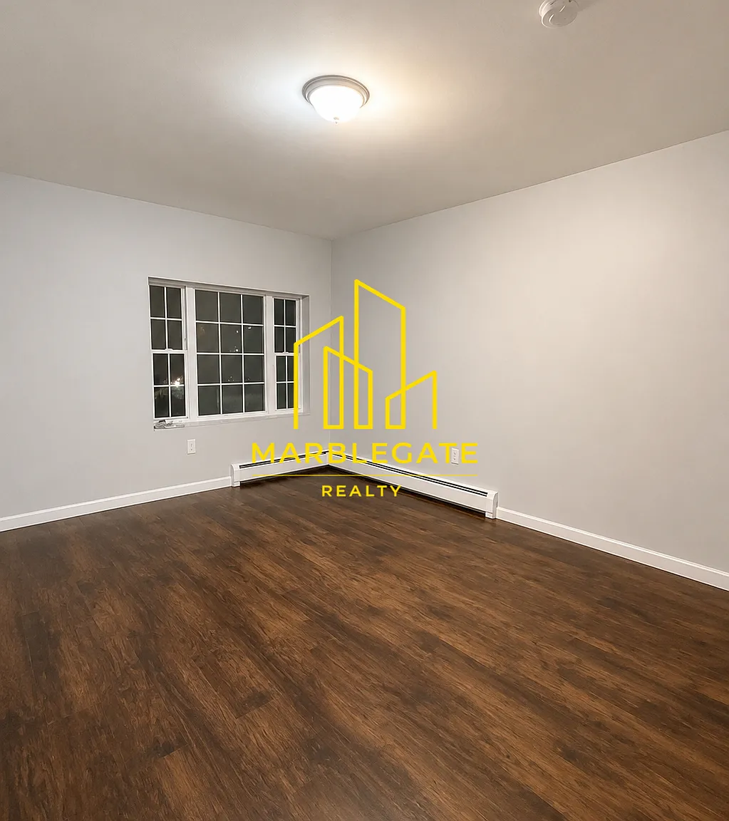 2 bed, 850 sqft, $1,800 — Photo 2