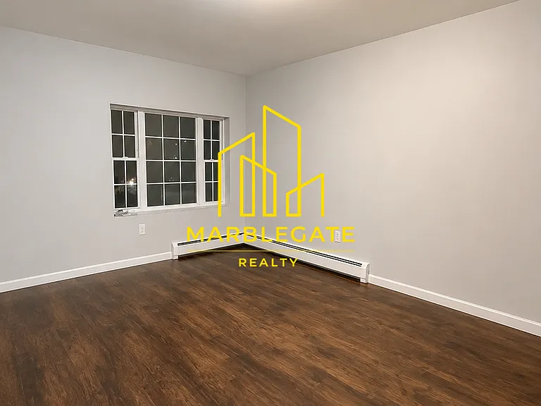 345 Sanford Ave #22R — Photo 2