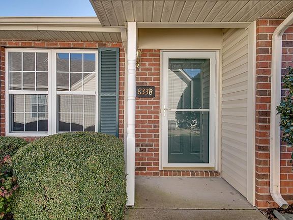 5th image of 833 E Northfield Blvd