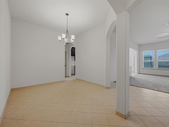 5th image of 1441 Caruth Ln