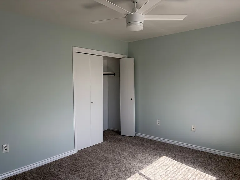 28033 Radford Dr — Photo 20