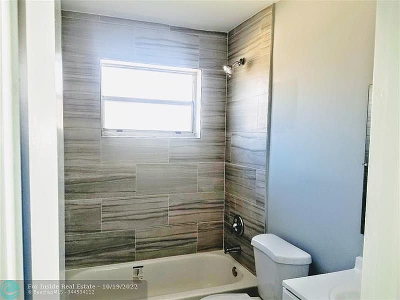 1st image of 109 NW 3rd Ave #1