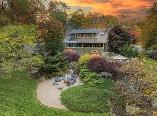 9 Harkness Rd, Pelham, MA 01002