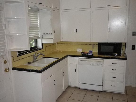 5th image of 1724 Whittier Ave