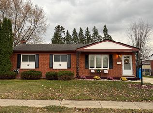 740 Sheffield Dr, Madison Heights, MI 48071