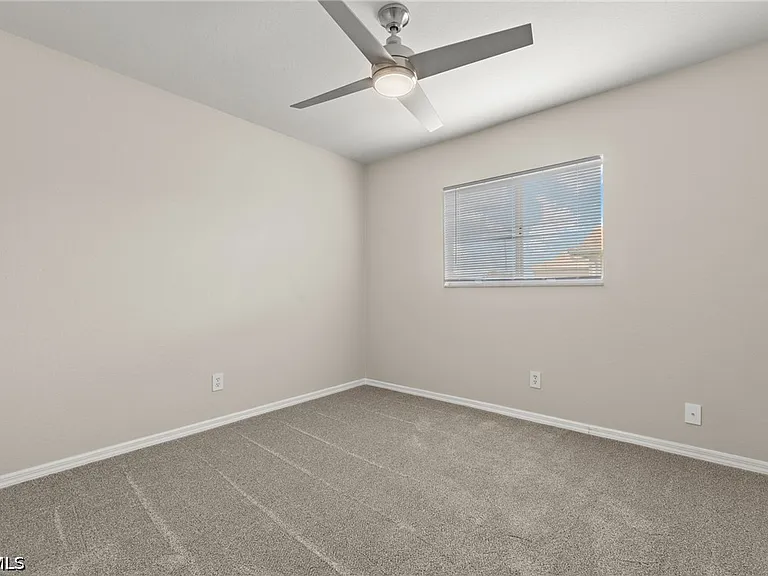 3919 SW 14th Ave — Photo 19