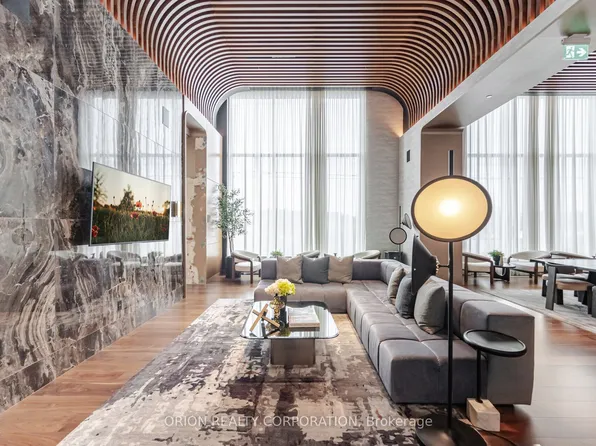 3240 William Coltson Ave #407, Oakville, ON L6H 0W9