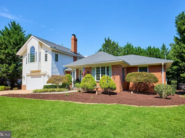 3032 Crane Dr, Falls Church, VA 22042