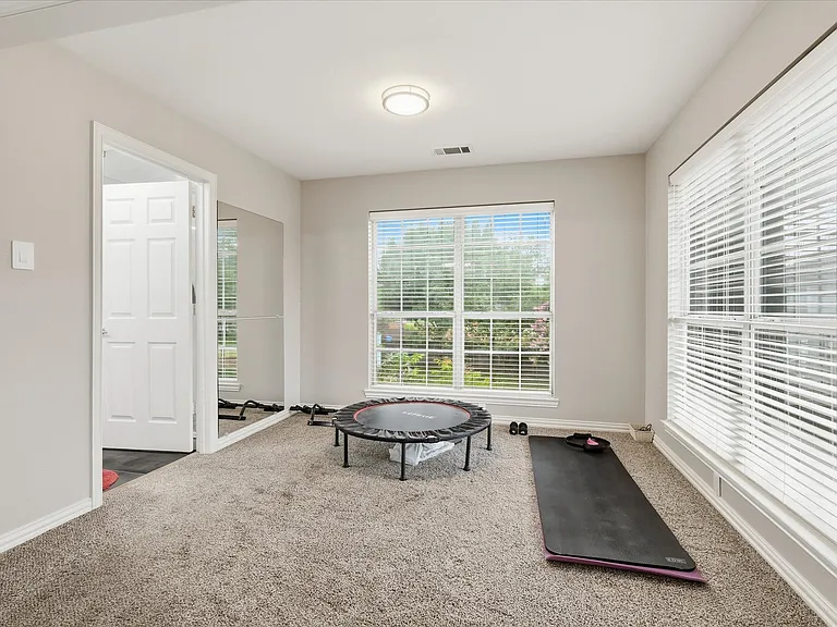 600 Raintree Cir — Photo 22