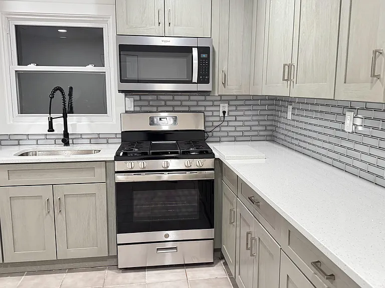 215-217 Florida Ave #2 — Photo 7