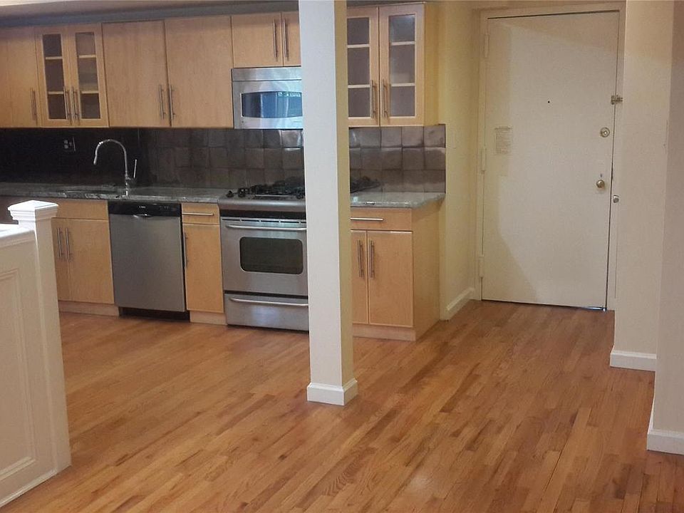 2nd image of 202 Washington Park APT 1B