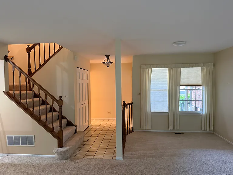 2106 Glasgow Ct — Photo 11