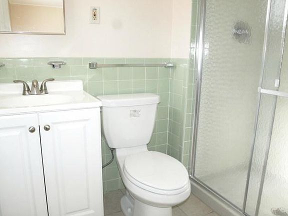 4th image of 12460 Glengate Dr