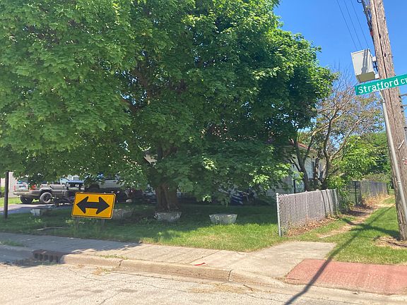 3rd image of 1601 Stratford Ct