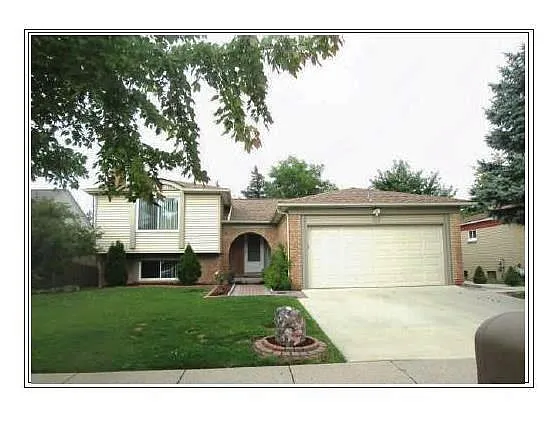 45817 Georgetown Dr photo 1