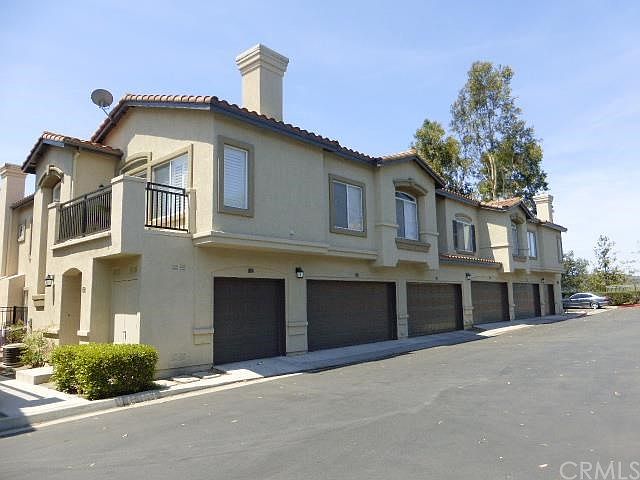 1st image of 8 Veneto Ln