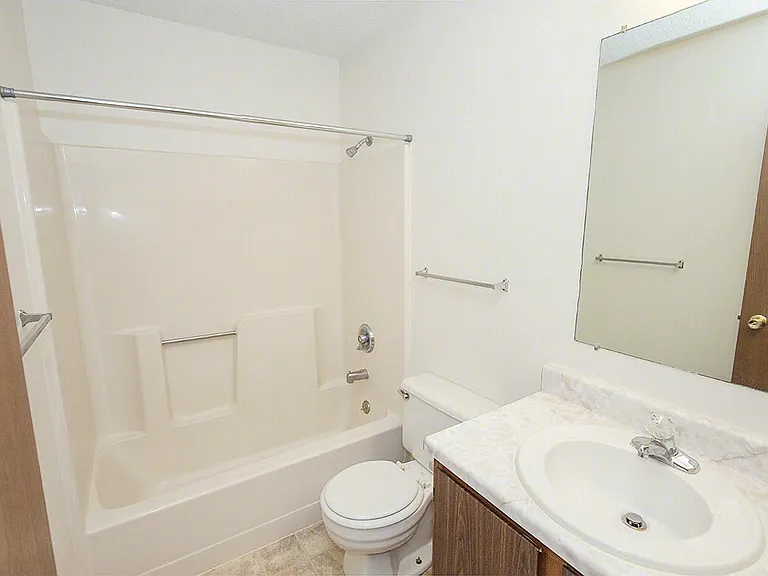 2419 J St #4 — Photo 14