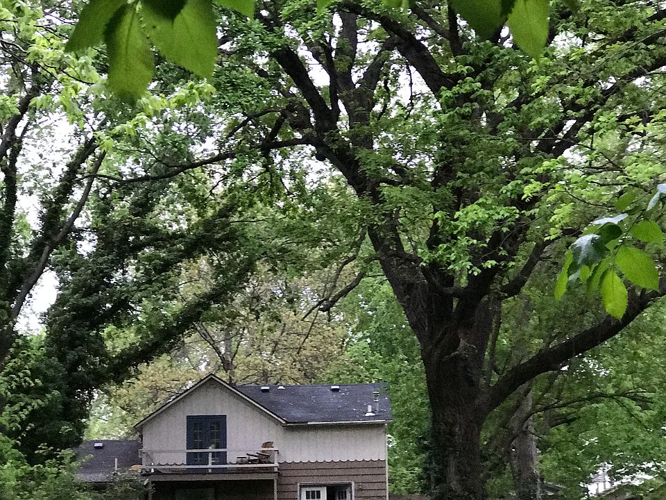1st image of 221 NW Knox Ave