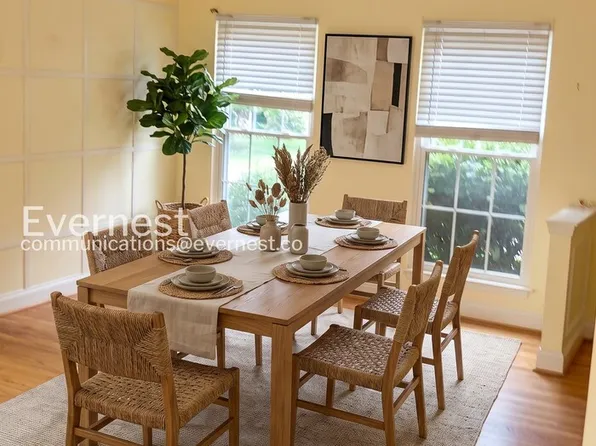 9306 Hedgeford St, Manassas Park, VA 20111