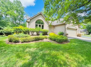 6830 Heron Point #8, West Bloomfield, MI 48323