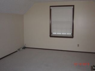 11638 Grant Dr, Overland Park, KS 66210