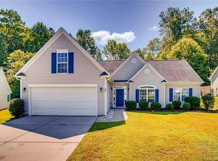 89 Ashton Bluff Cir, Mount Holly, NC 28120