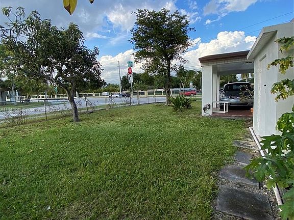 4th image of 2100 NE Miami Gardens Dr