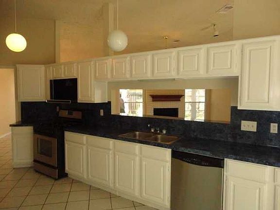 5th image of 18102 Holly Bend Dr