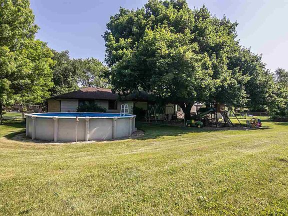 4th image of 712 Woodridge Dr