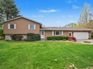 5560 Topanga Dr, Coloma, MI 49038