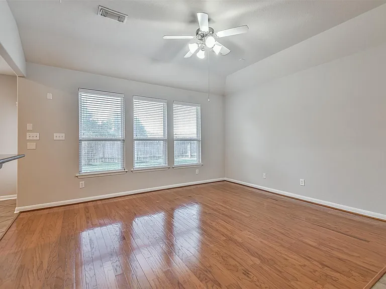 9506 Gramond Hall Ct — Photo 8