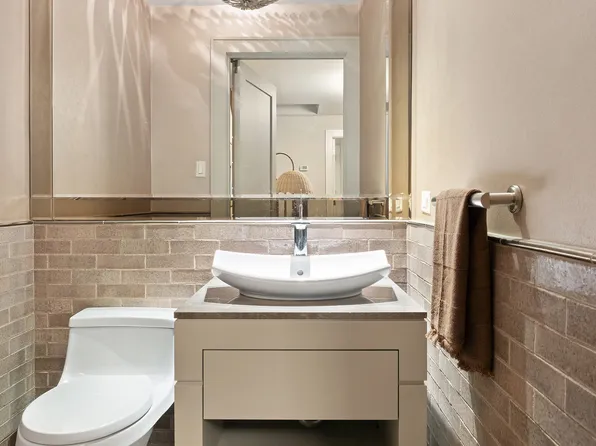 161 Duane Street image 14 of 15