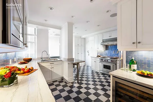 Sold by Sotheby's International Realty | media 5