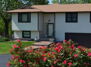 4872 Theiss Rd, Saint Louis, MO 63128