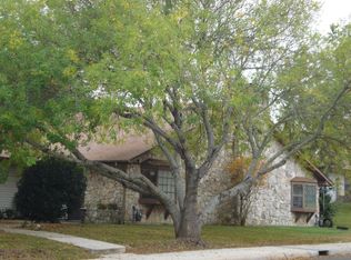 639 Oak Park Dr, Boerne, TX 78006