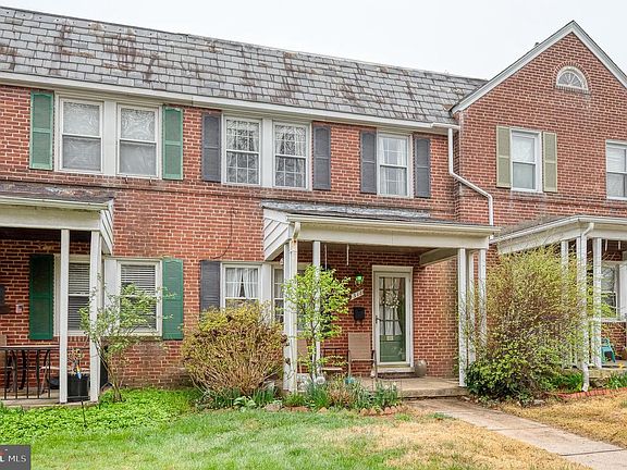 3rd image of 318 Westshire Rd
