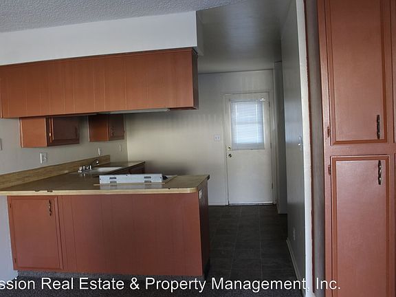 3rd image of 829 Sylvia Dr APT B