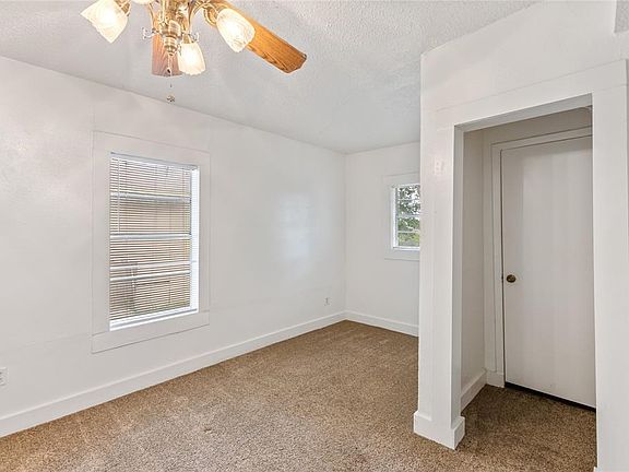 3rd image of 508 E Market St