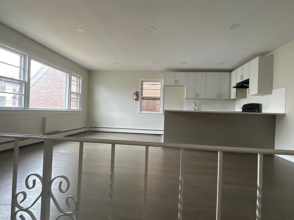 1st image of 126 Elmwood Ave APT 7