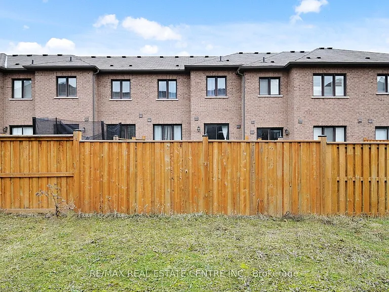 80 Scarletwood St — Photo 45