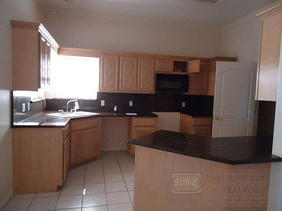 4th image of 1010 N Yale Dr