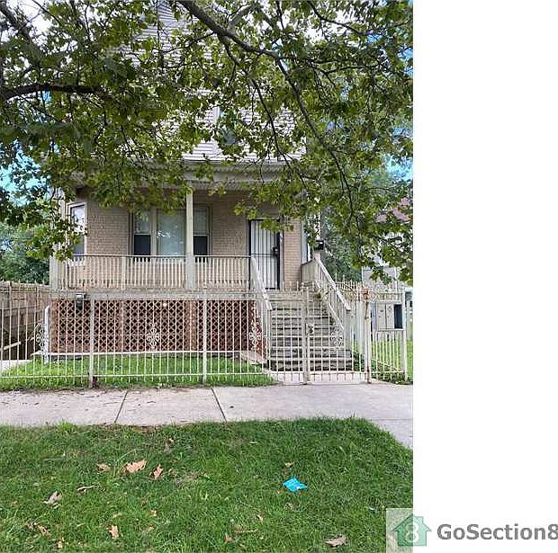 1st image of 5722 S La Salle St #1