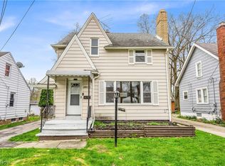 18820 Raymond St, Maple Heights, OH