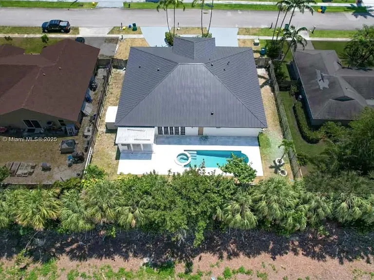 3409 Diane Dr — Photo 17