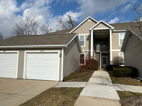 1452 Fox Pointe Cir, Ann Arbor, MI 48108