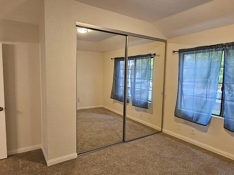 26032 Dundee Dr — Photo 26