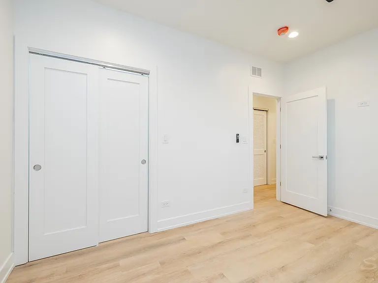 6031 S Vernon Ave #1 — Photo 20
