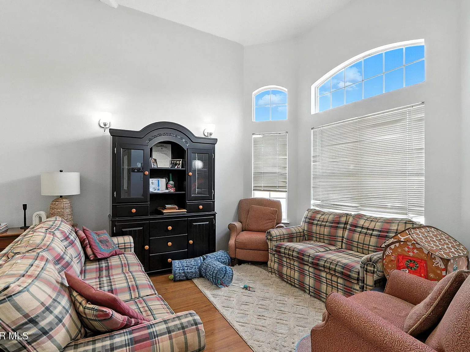 3 bed, 2.5 bath, 1866 sqft, $1,925 — Photo 4